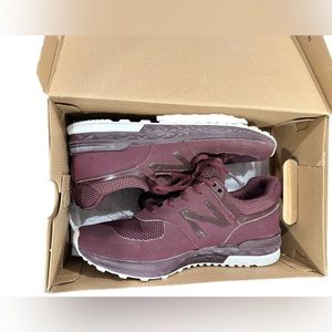 New Balance Sneakers